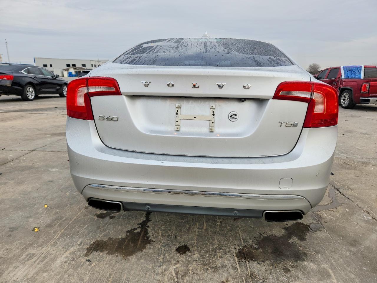 2018 VOLVO S60