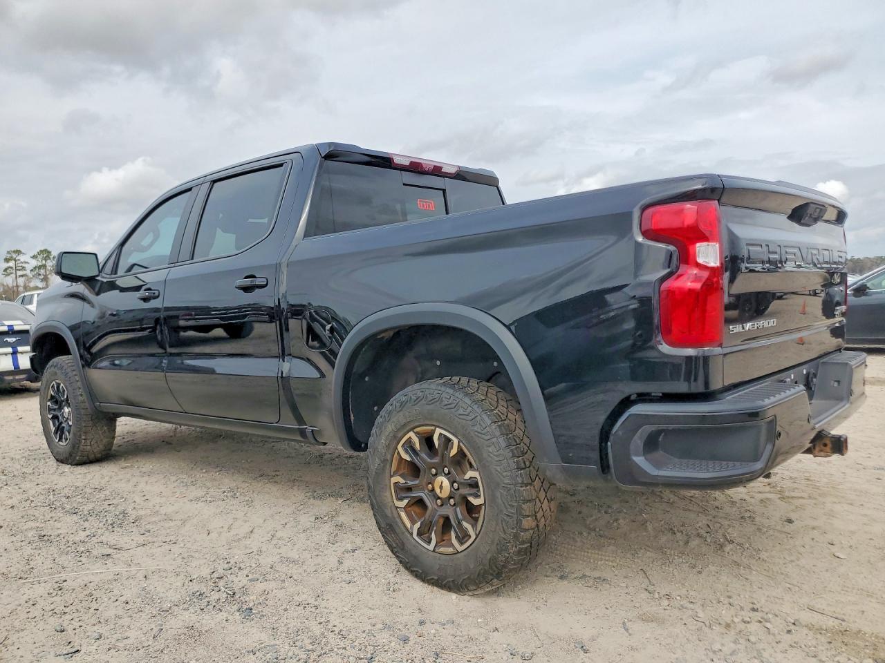 2023 CHEVROLET Silverado