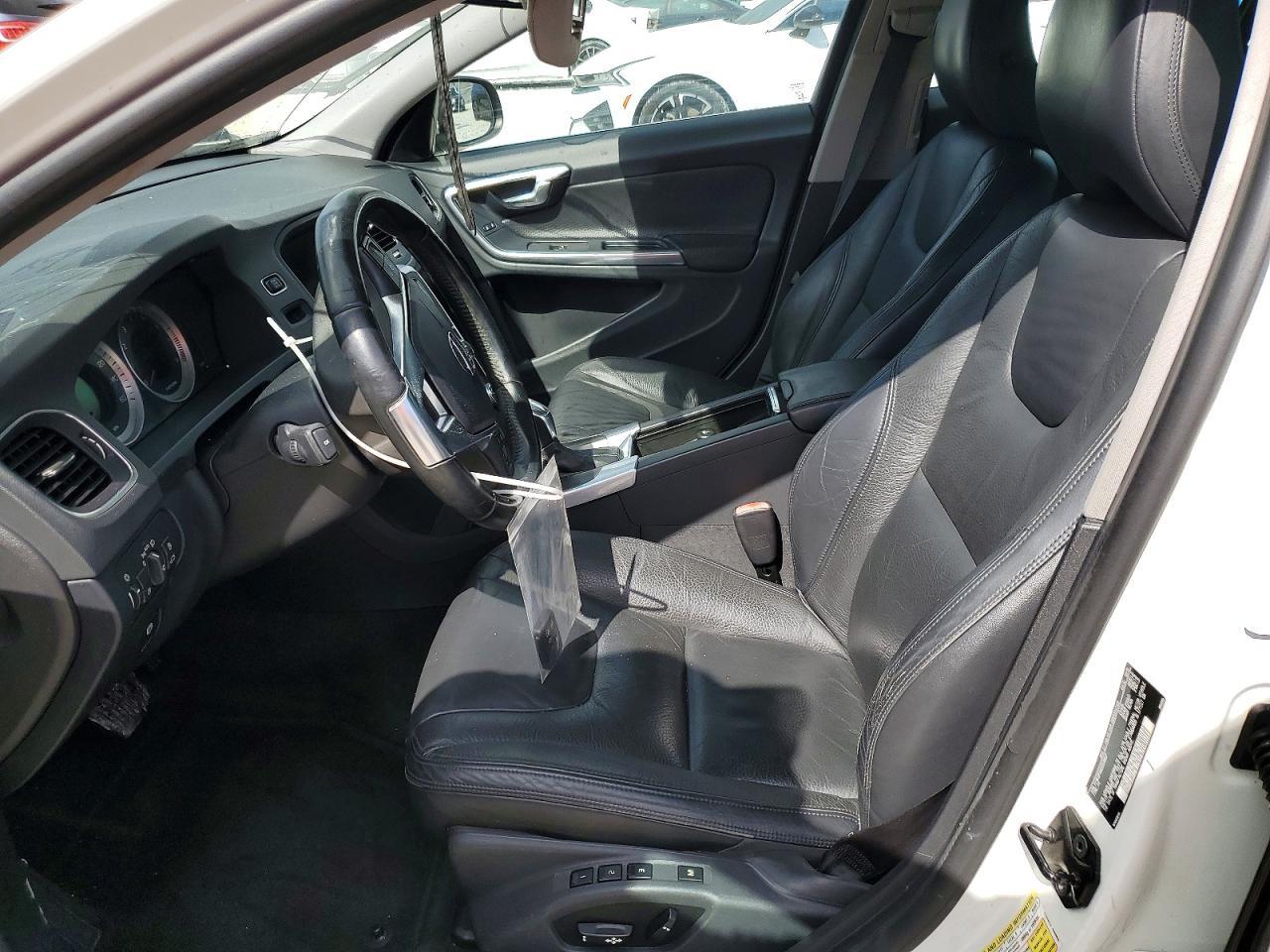 2013 VOLVO S60