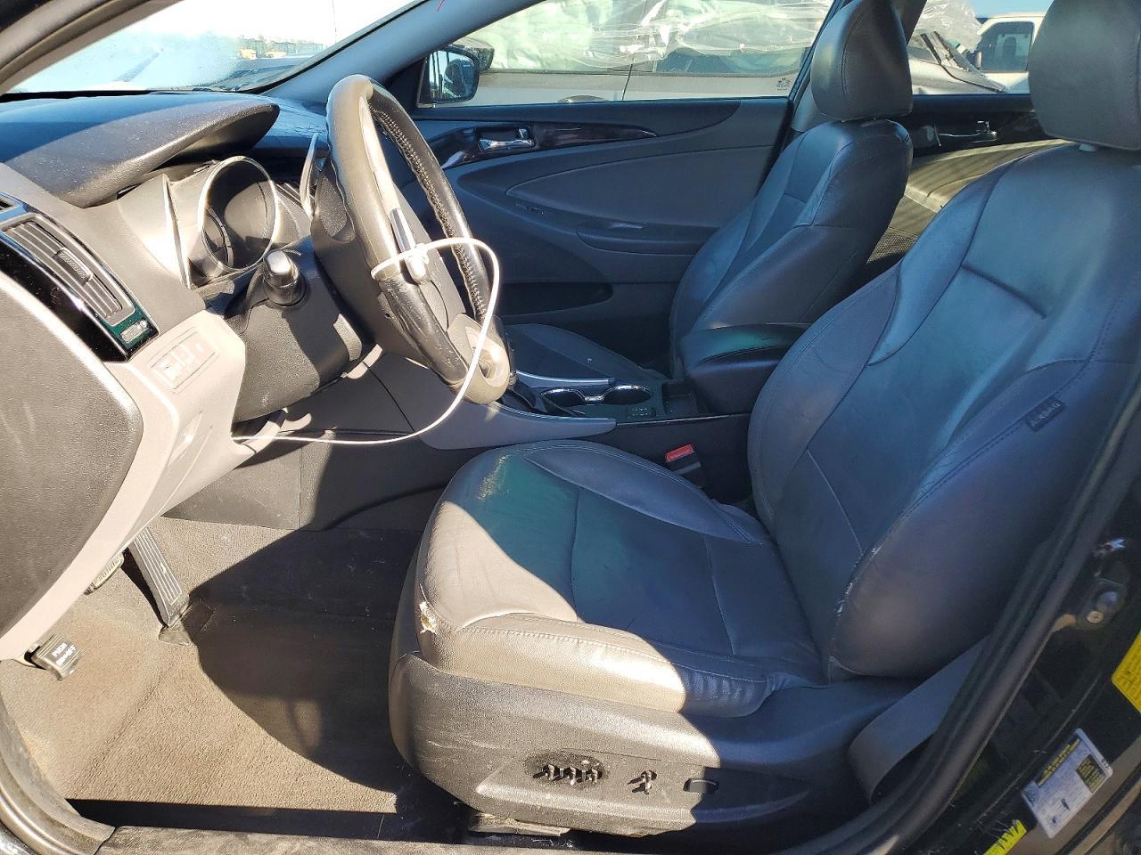 2011 HYUNDAI SONATA