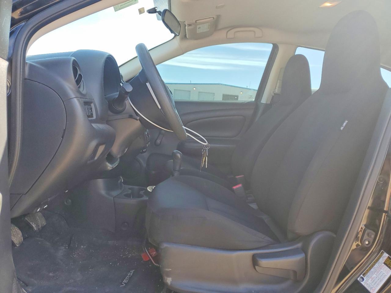 2017 NISSAN VERSA