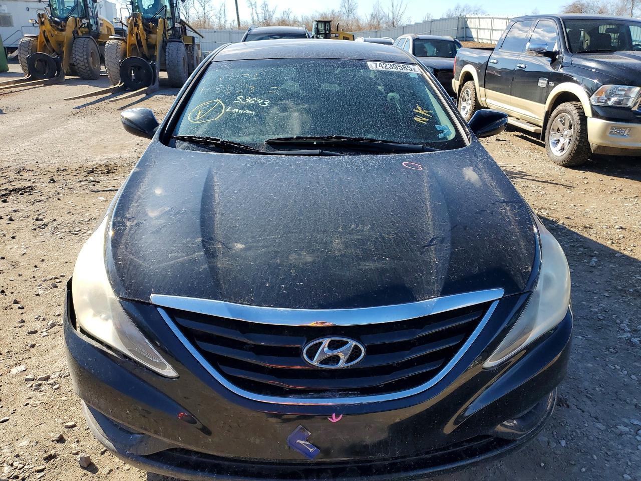 2011 HYUNDAI SONATA