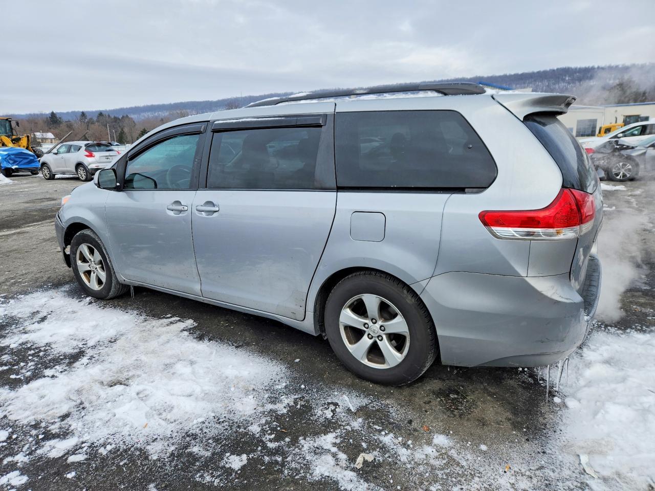 2014 TOYOTA SIENNA
