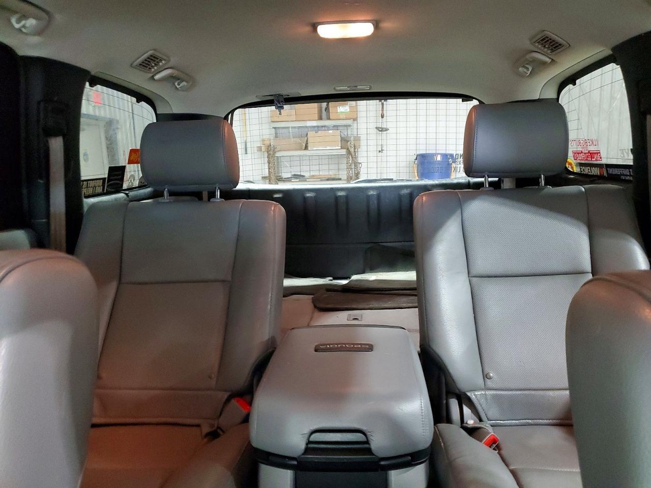 2012 TOYOTA Sequoia