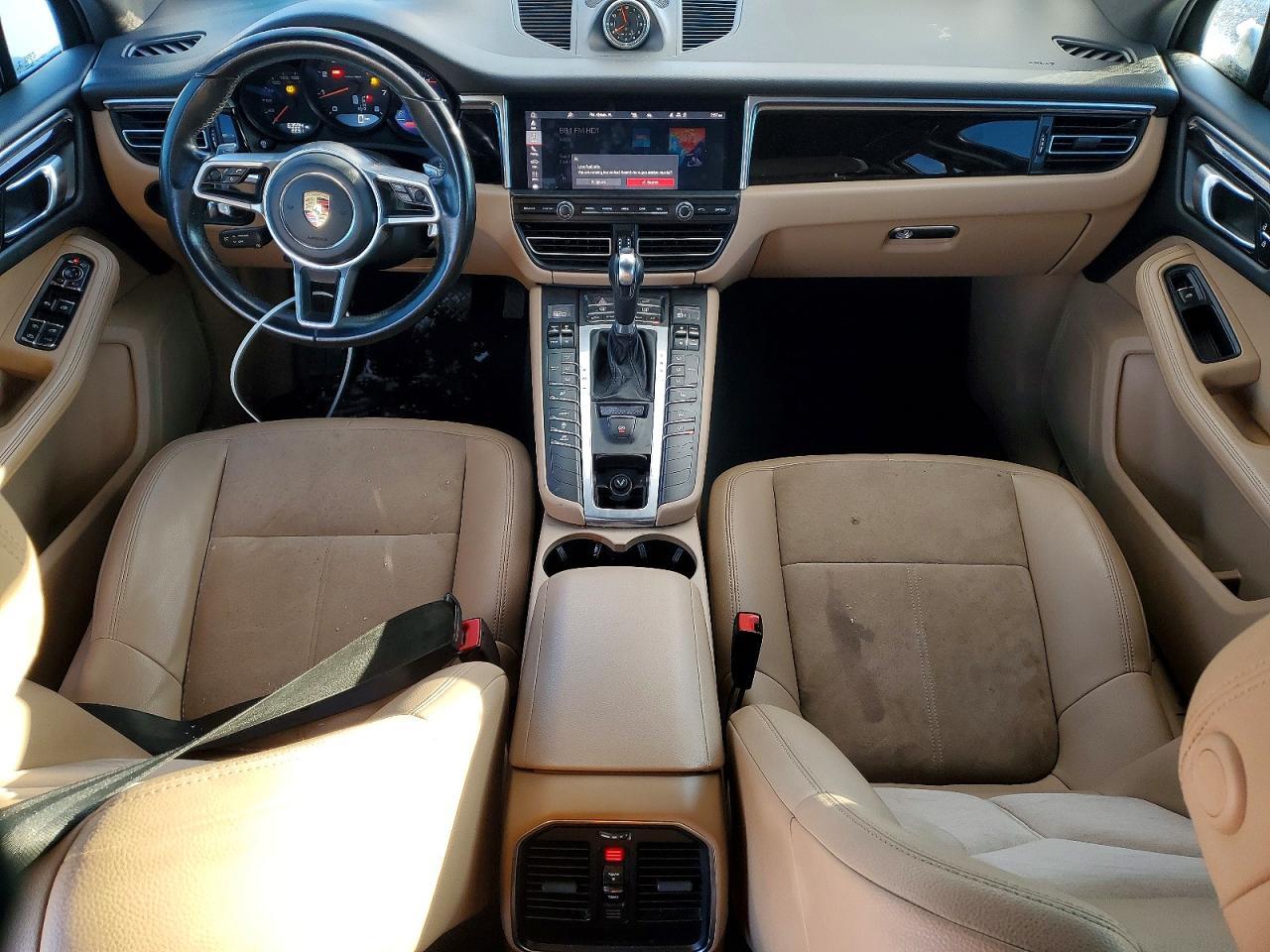 2020 PORSCHE Macan