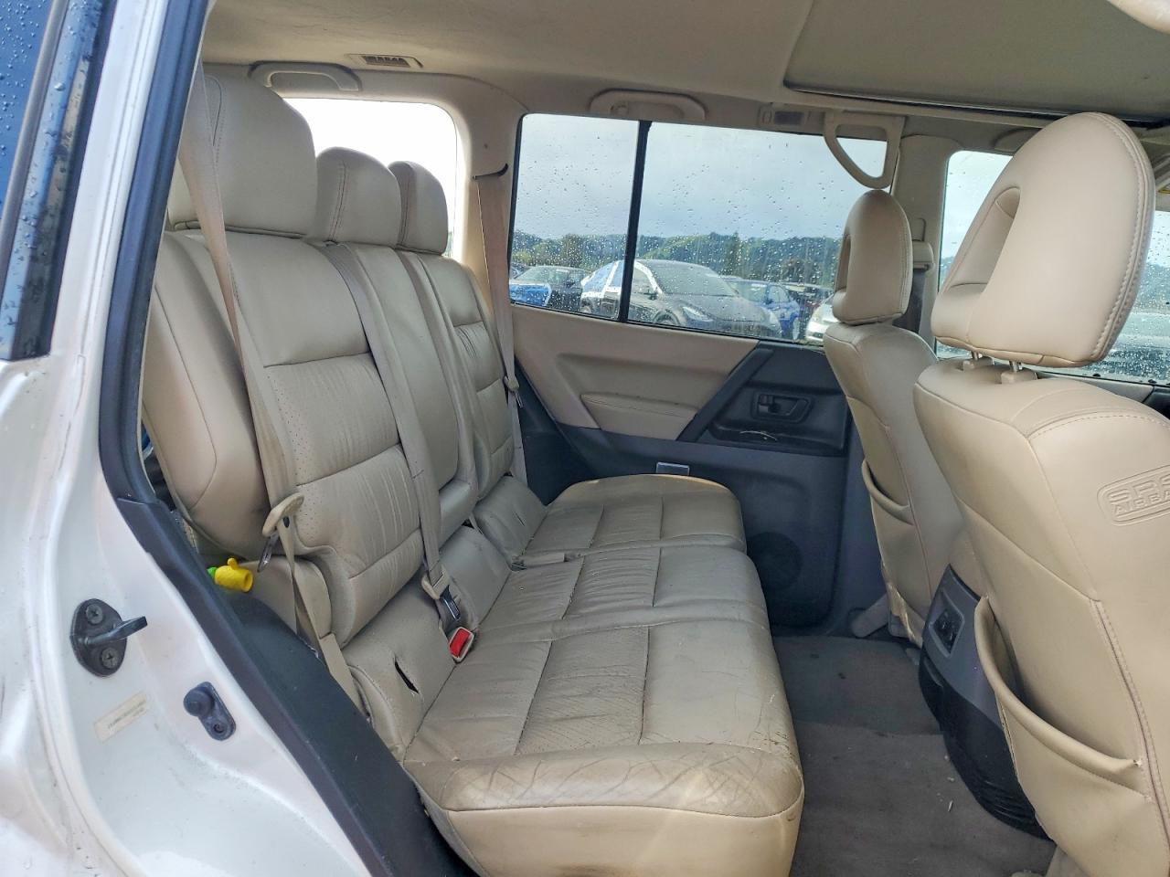 2002 MITSUBISHI Montero