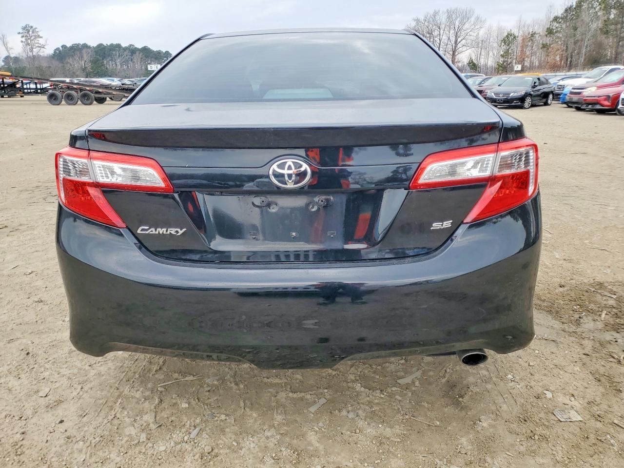 2014 TOYOTA CAMRY