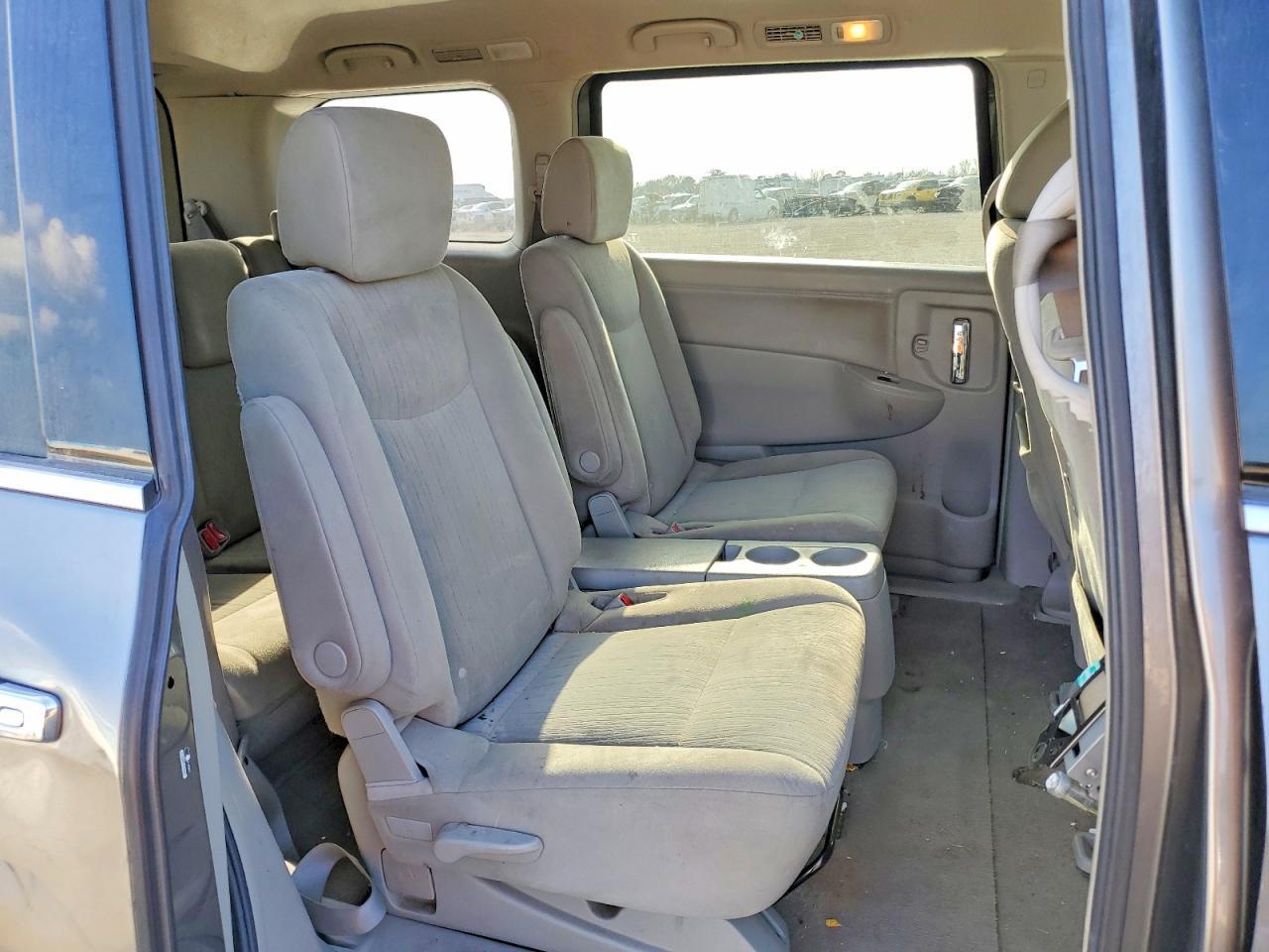 2015 NISSAN Quest
