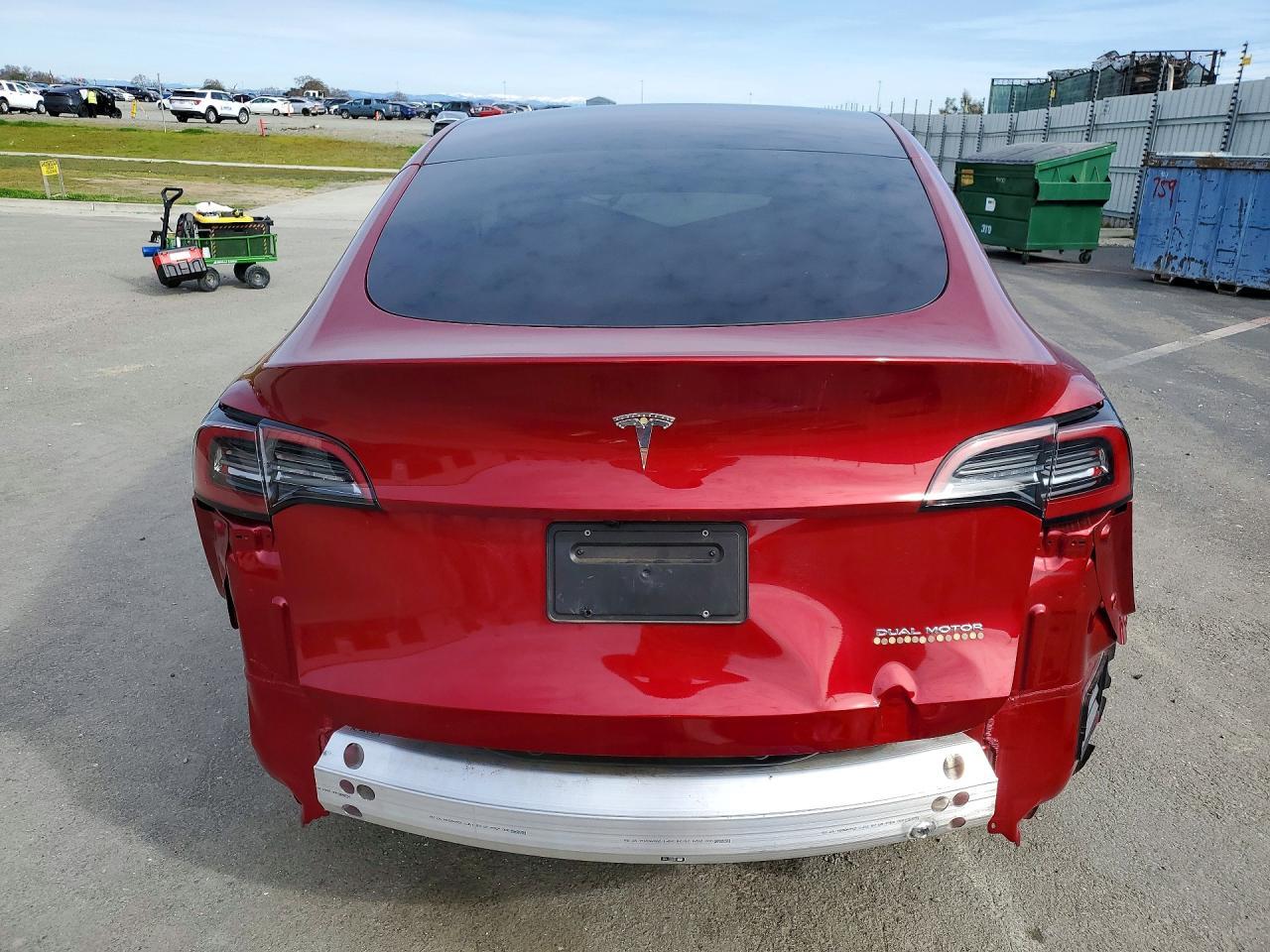 2025 TESLA MODEL Y