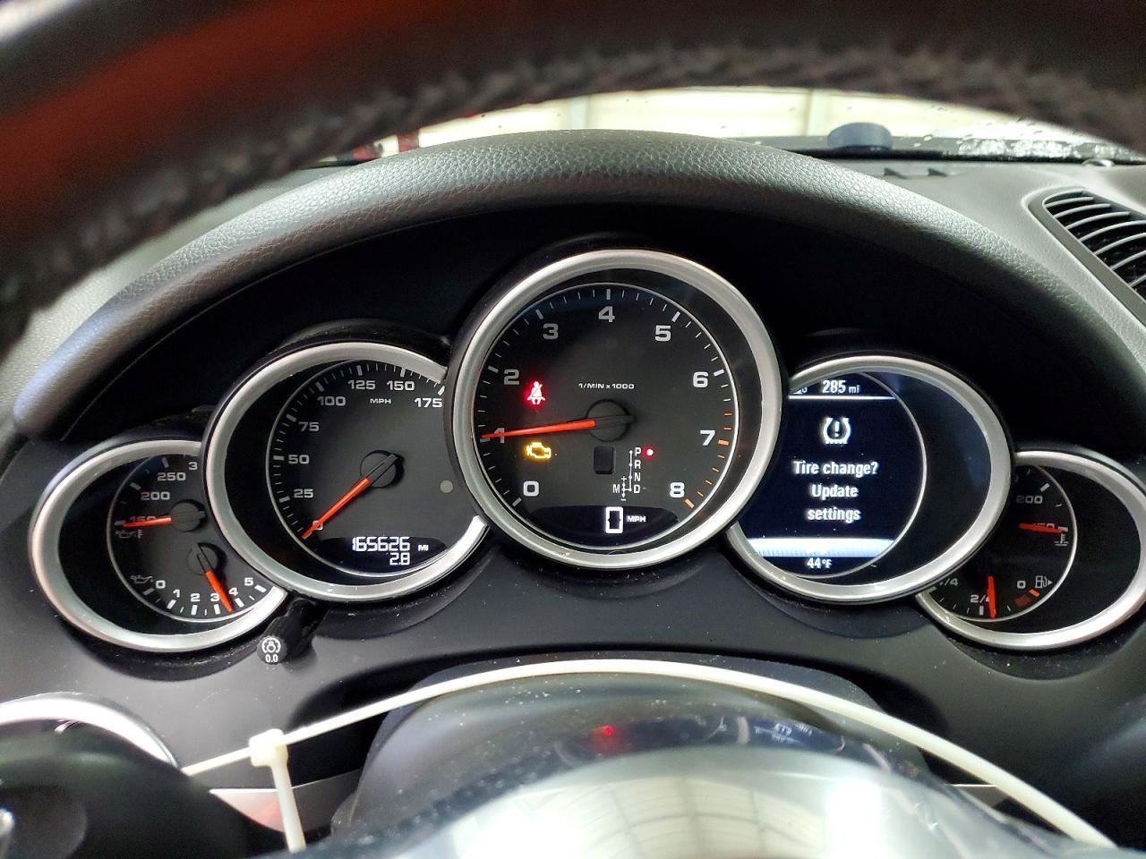 2016 PORSCHE CAYENNE