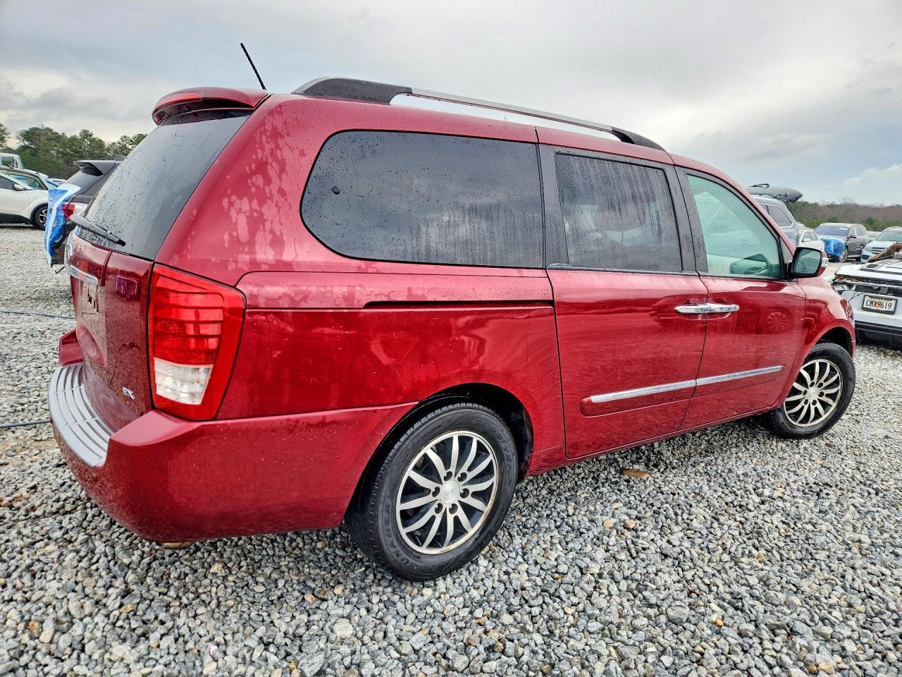 2011 KIA SEDONA