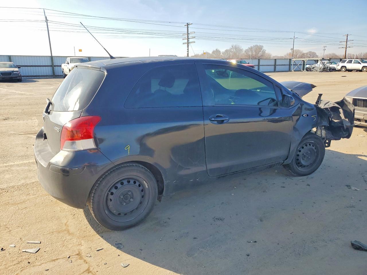 2011 TOYOTA YARIS