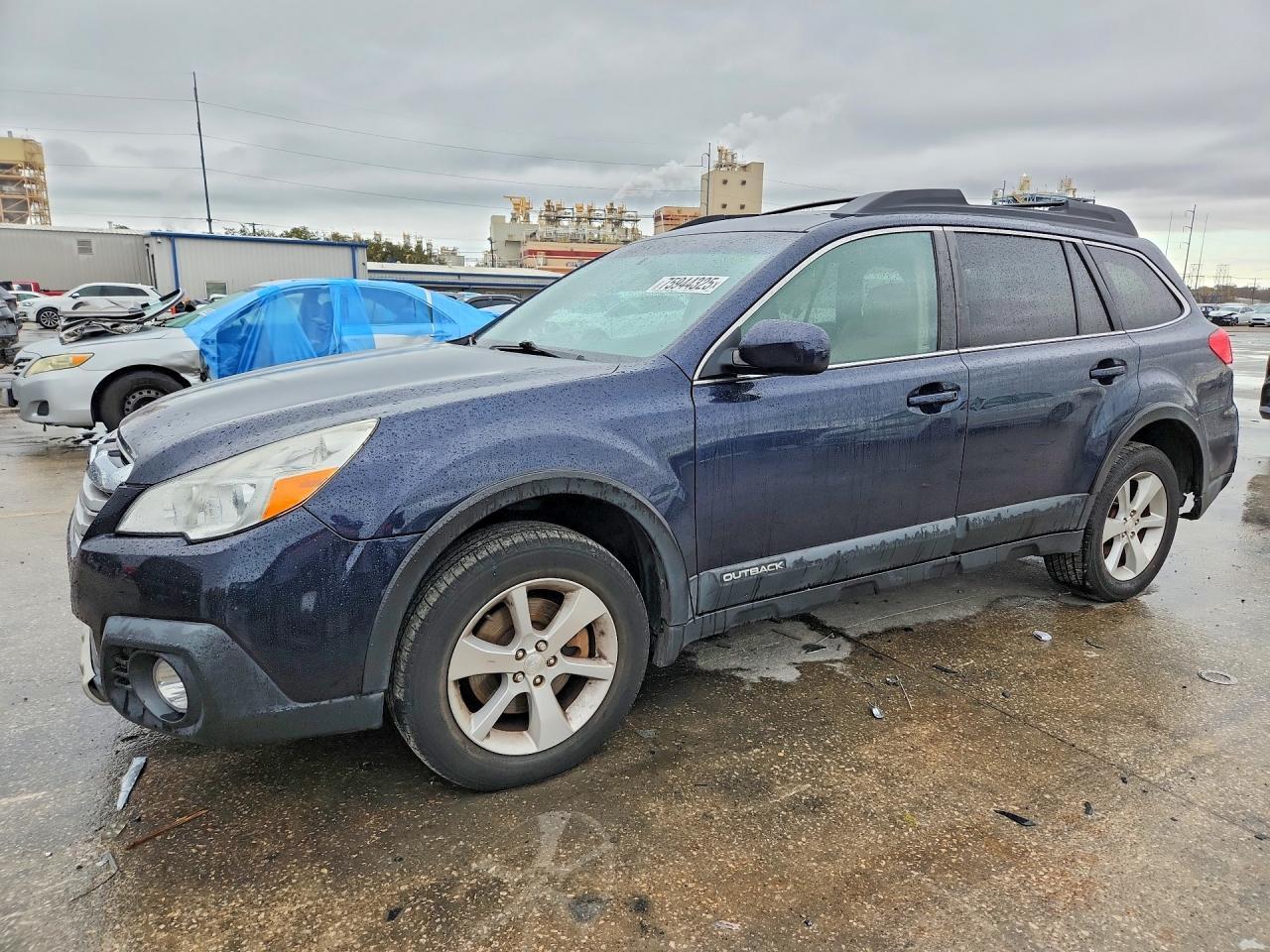 2013 SUBARU Outback