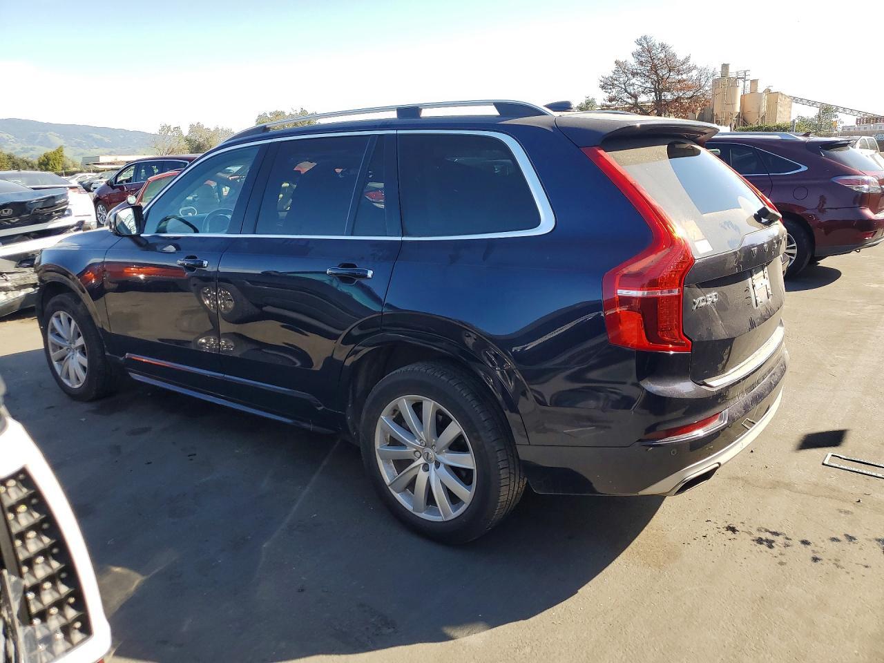 2016 VOLVO XC90