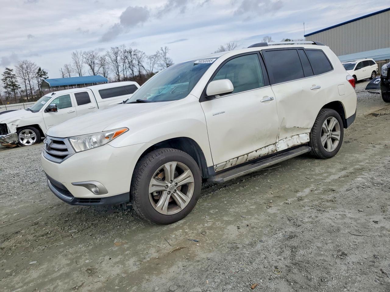 2013 TOYOTA HIGHLANDER