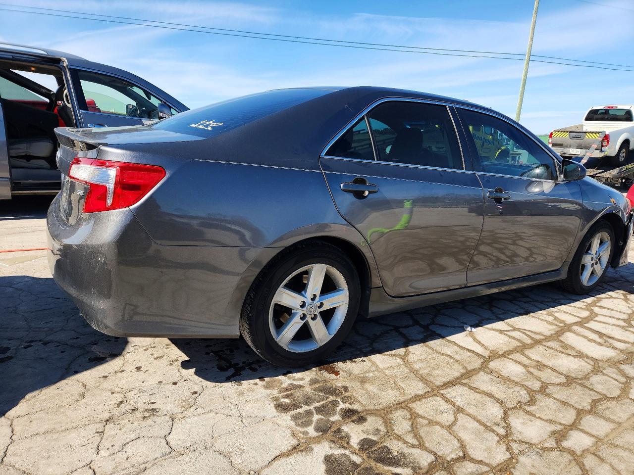 2014 TOYOTA CAMRY