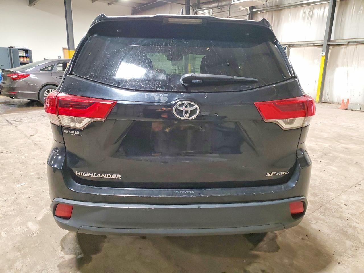 2017 TOYOTA HIGHLANDER