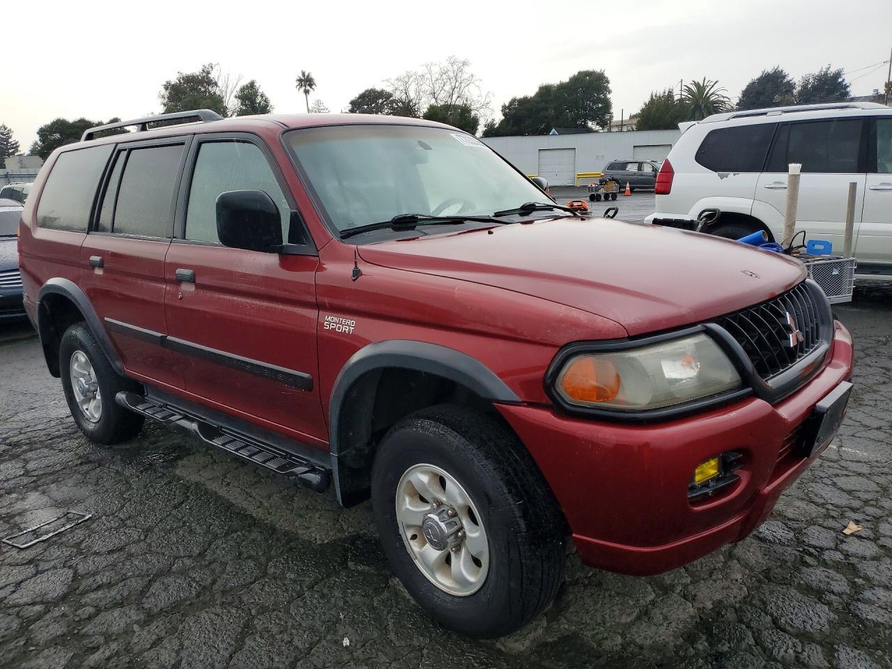 2002 MITSUBISHI Montero