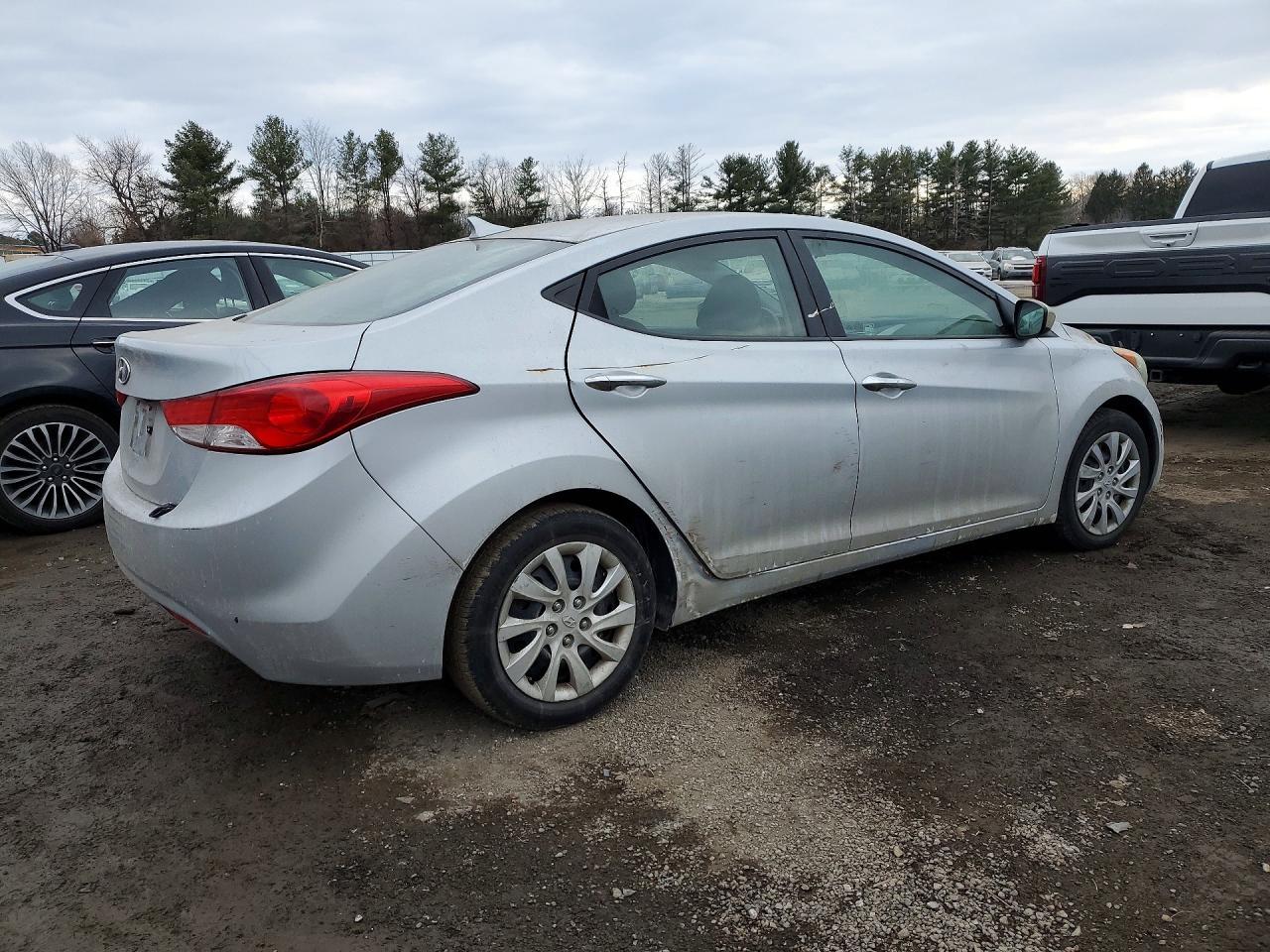 2011 HYUNDAI ELANTRA