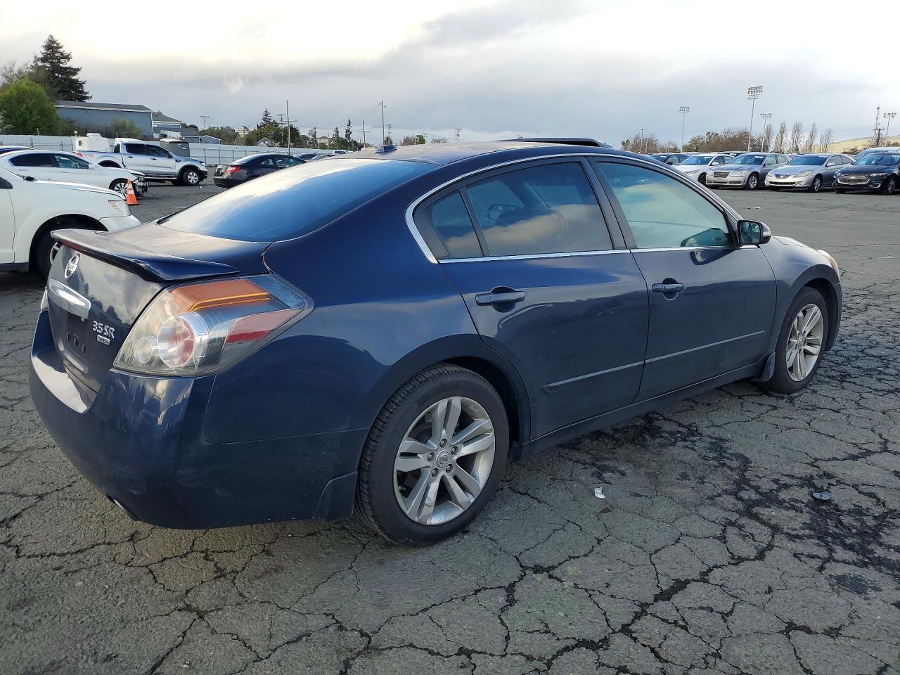 2012 NISSAN ALTIMA