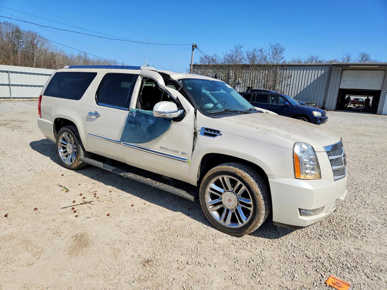2014 CADILLAC Escalade ESV