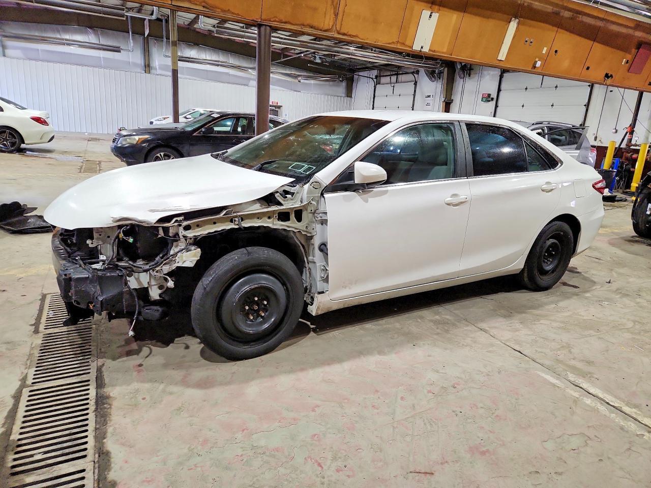 2015 TOYOTA CAMRY