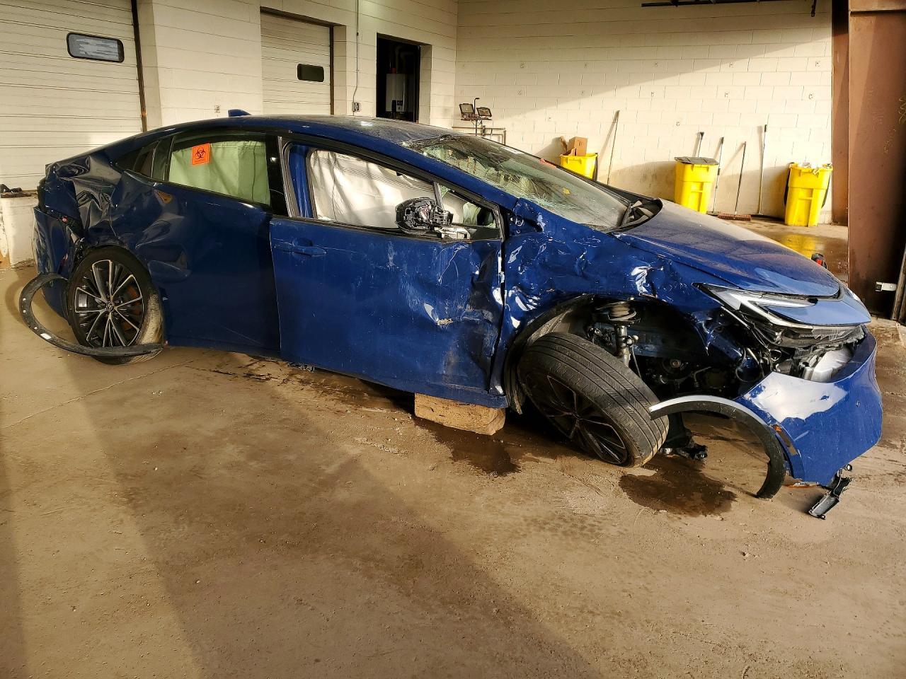 2025 TOYOTA PRIUS