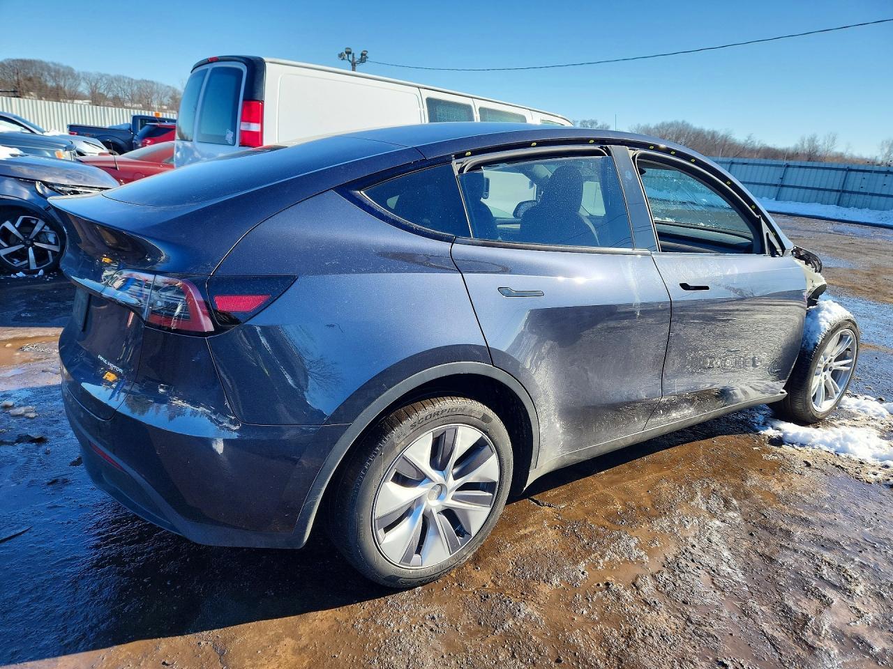 2024 TESLA MODEL Y