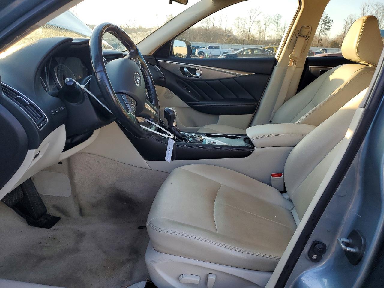 2015 INFINITI Q50