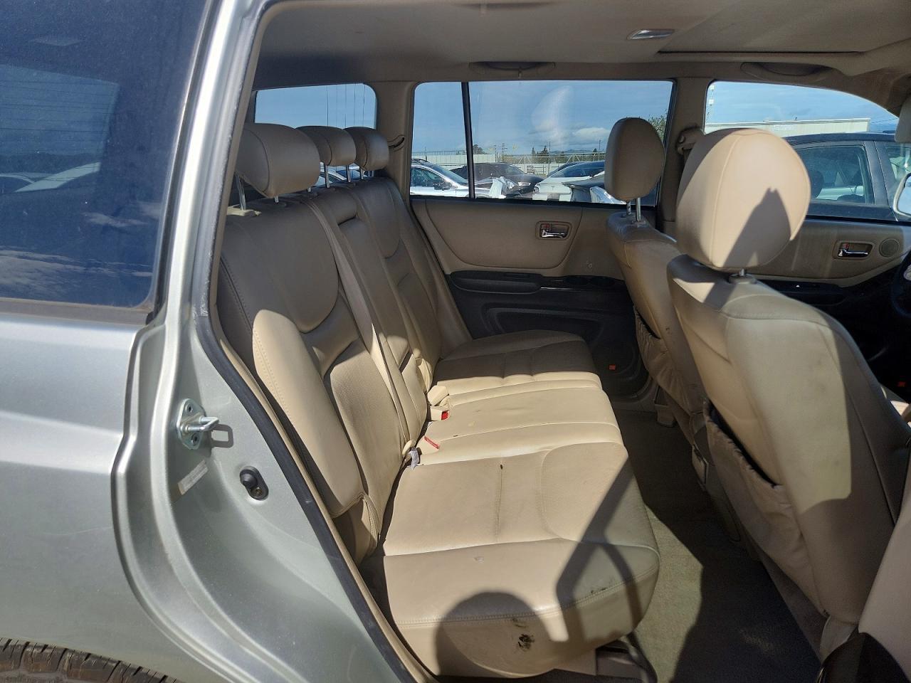 2003 TOYOTA HIGHLANDER