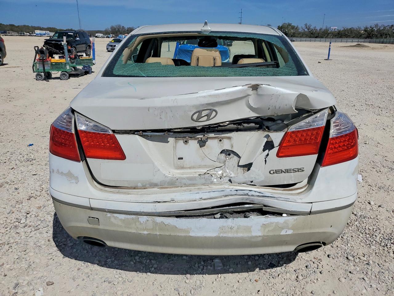 2011 HYUNDAI GENESIS