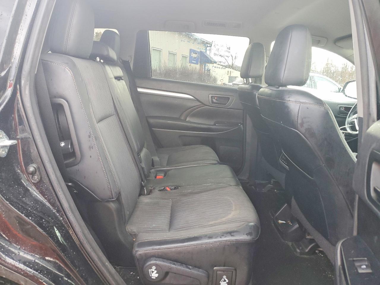 2016 TOYOTA HIGHLANDER