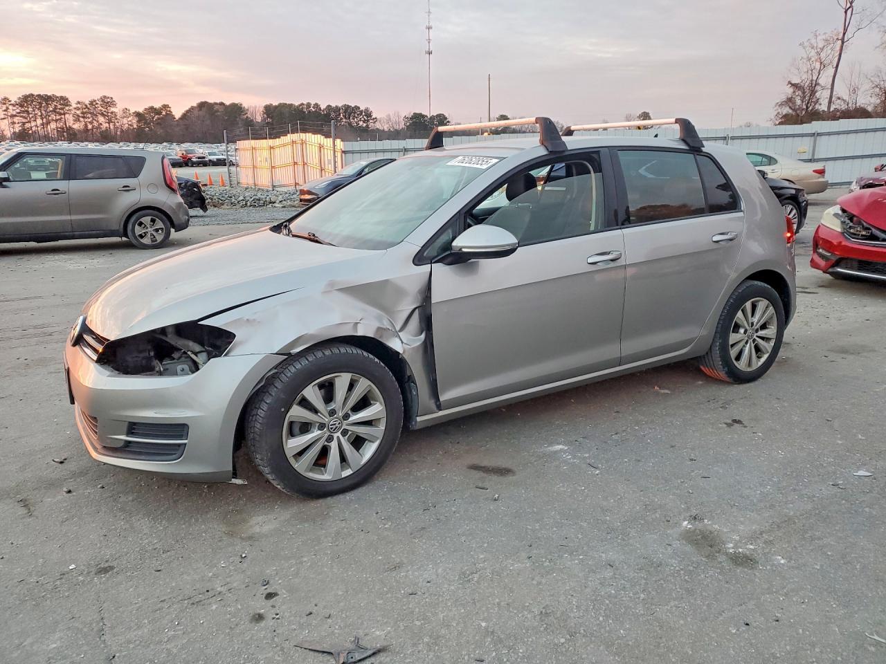 2015 VOLKSWAGEN GOLF