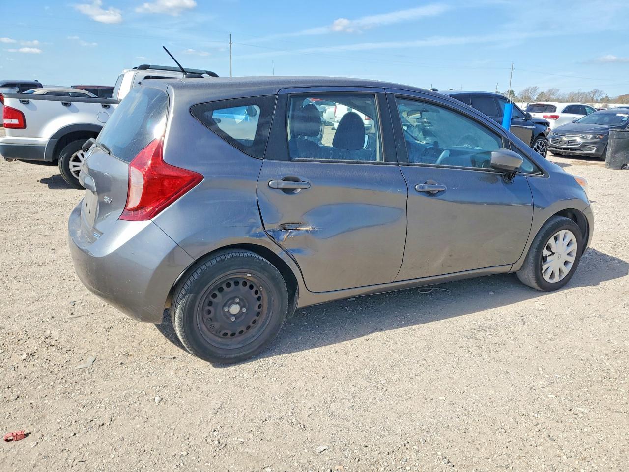 2016 NISSAN Versa Note