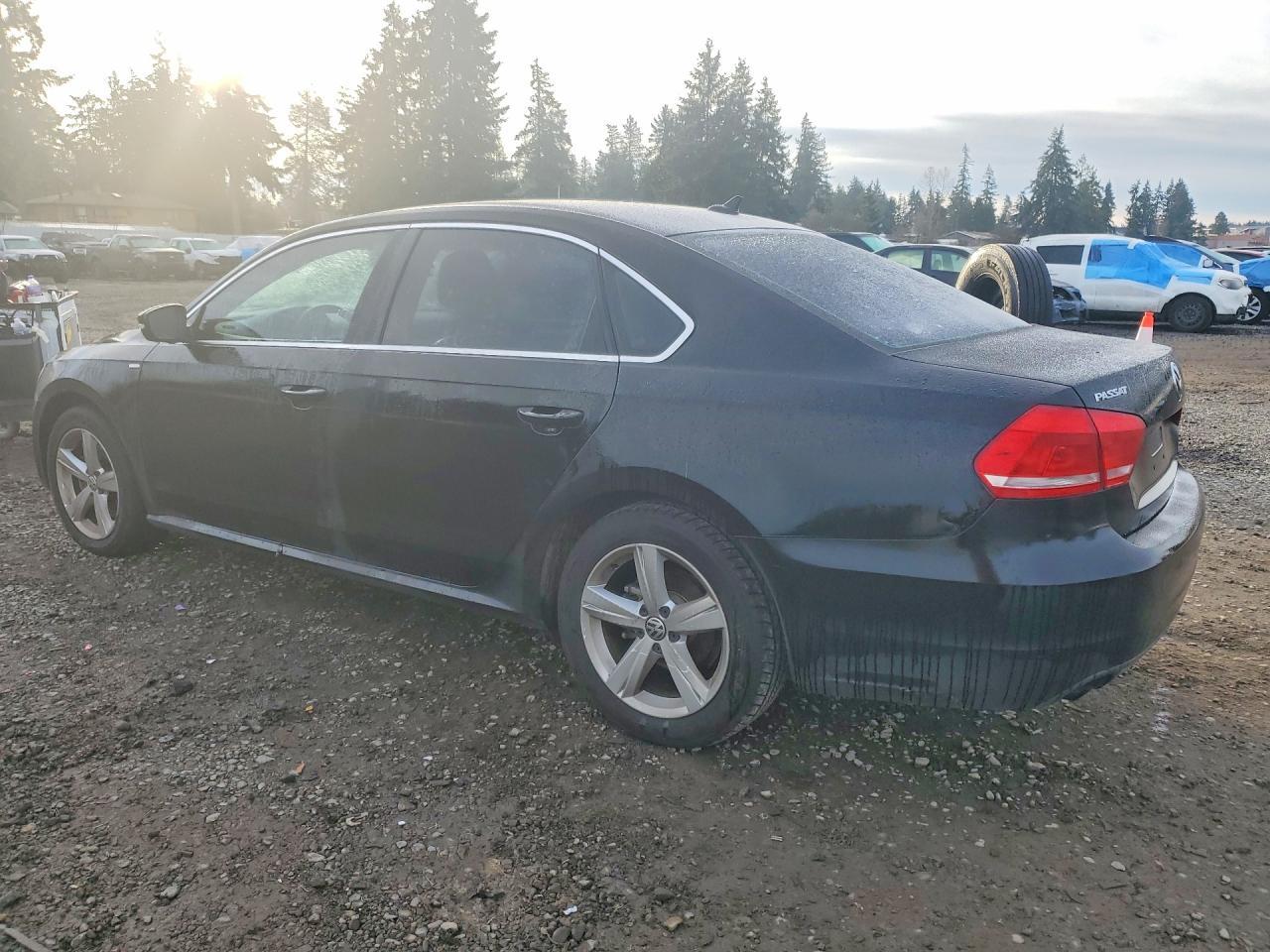 2014 VOLKSWAGEN Passat