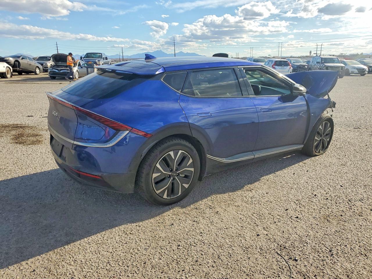 2023 KIA EV6