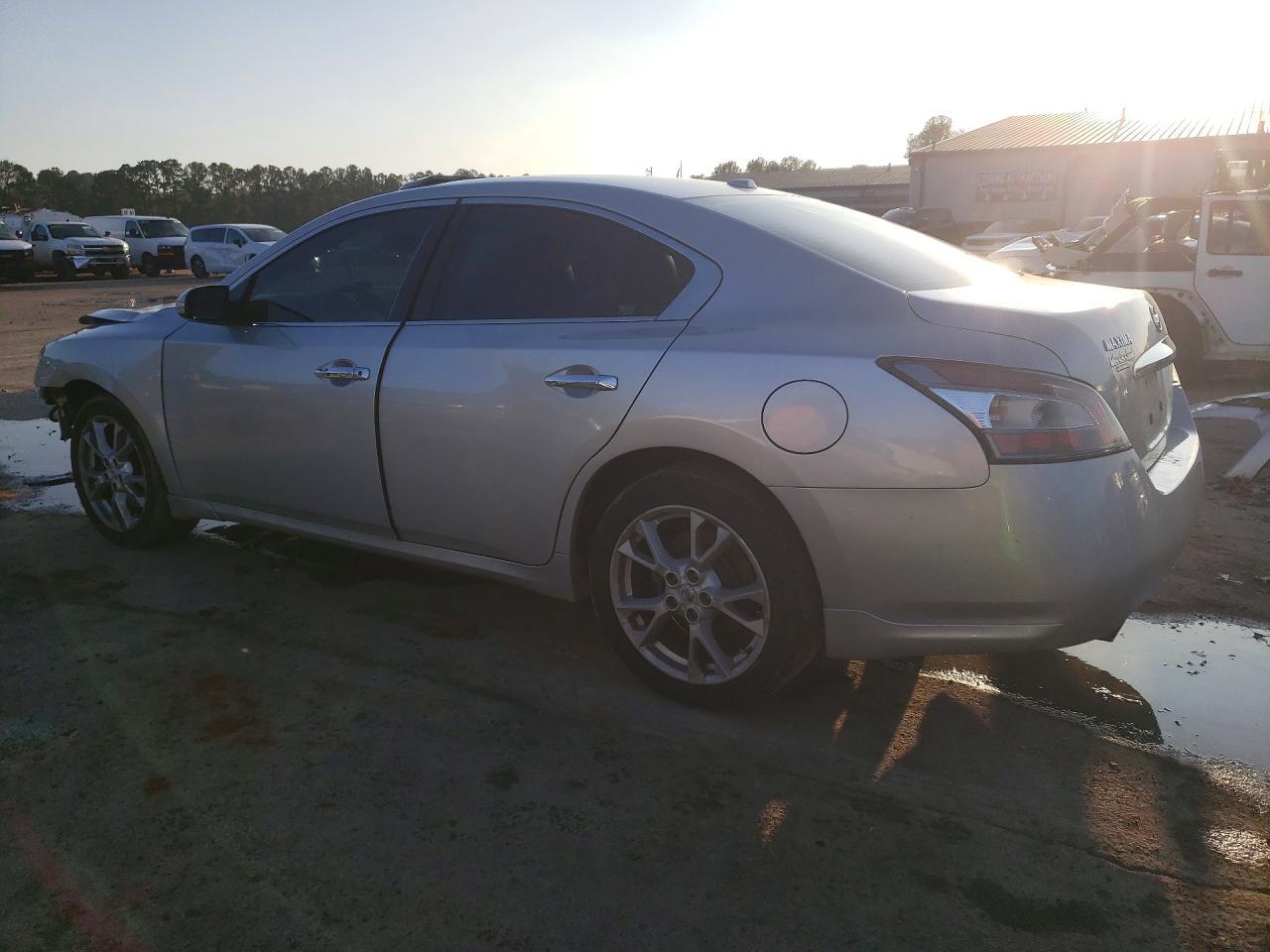 2013 NISSAN Maxima