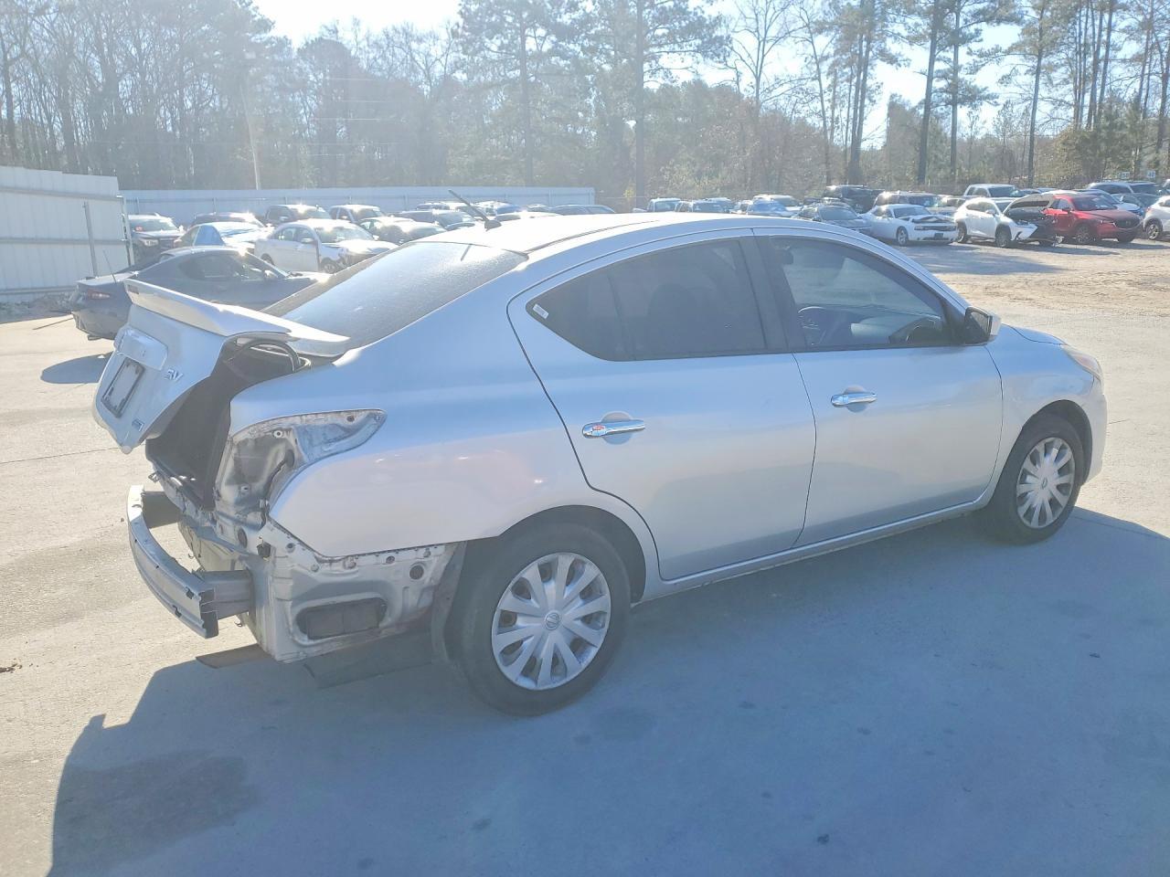 2016 NISSAN VERSA
