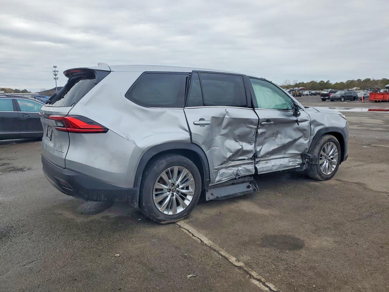 2024 TOYOTA HIGHLANDER