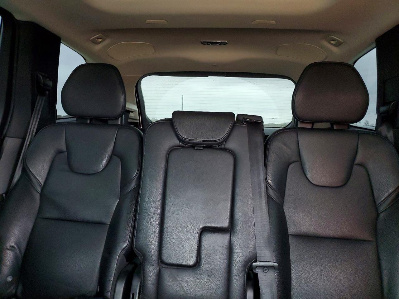 2017 VOLVO XC90