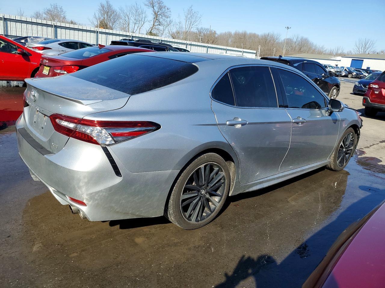 2018 TOYOTA CAMRY