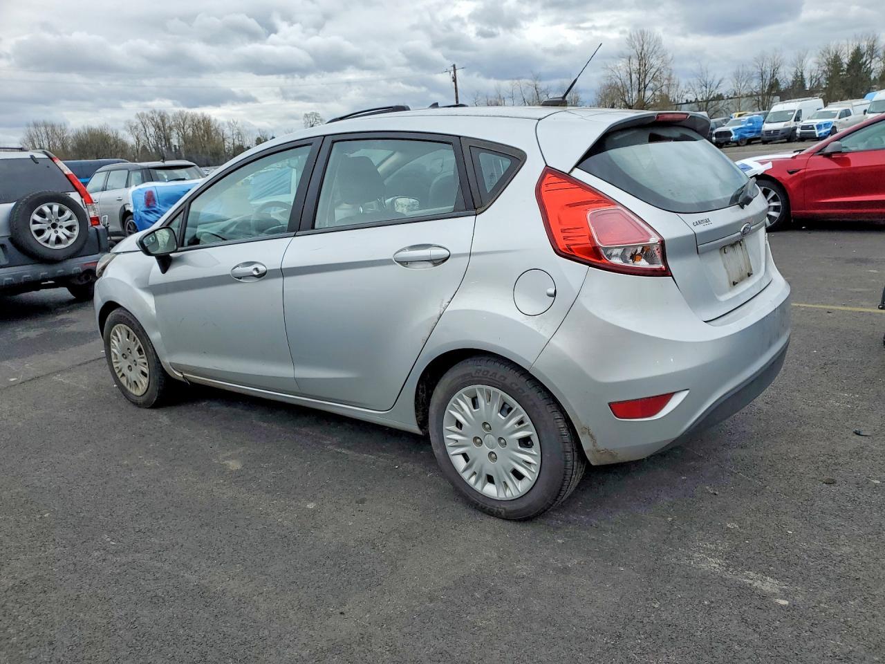 2016 FORD Fiesta