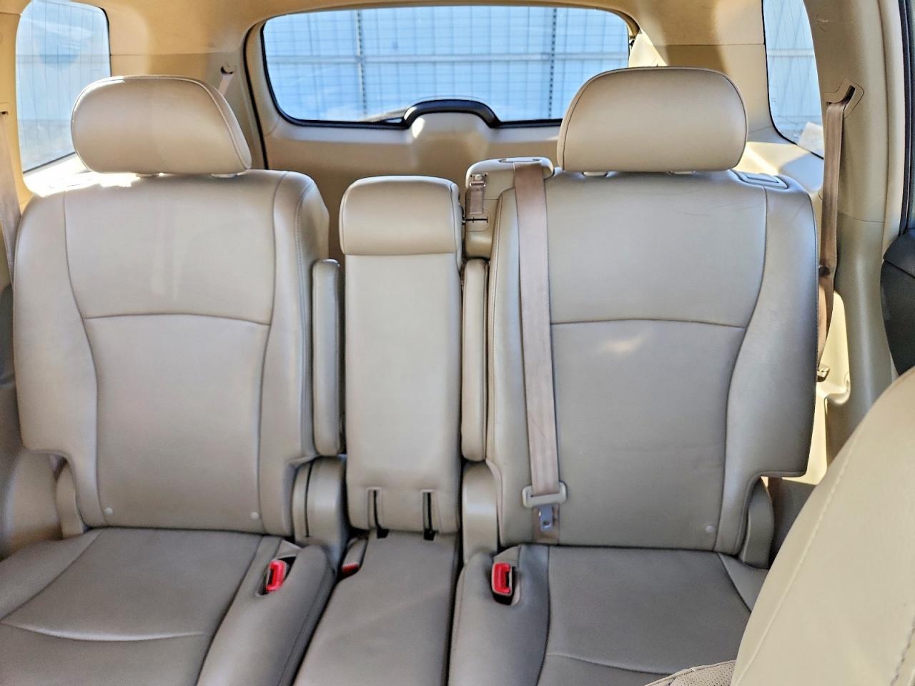 2011 TOYOTA HIGHLANDER