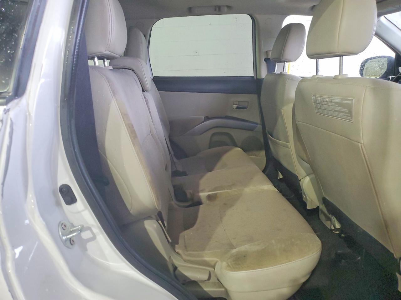 2013 MITSUBISHI outlander