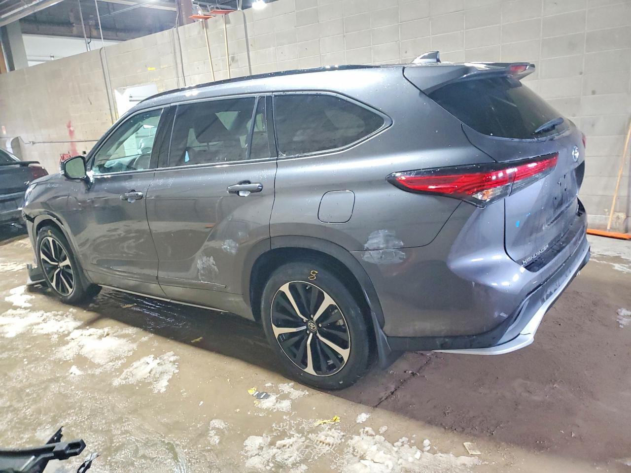 2021 TOYOTA HIGHLANDER