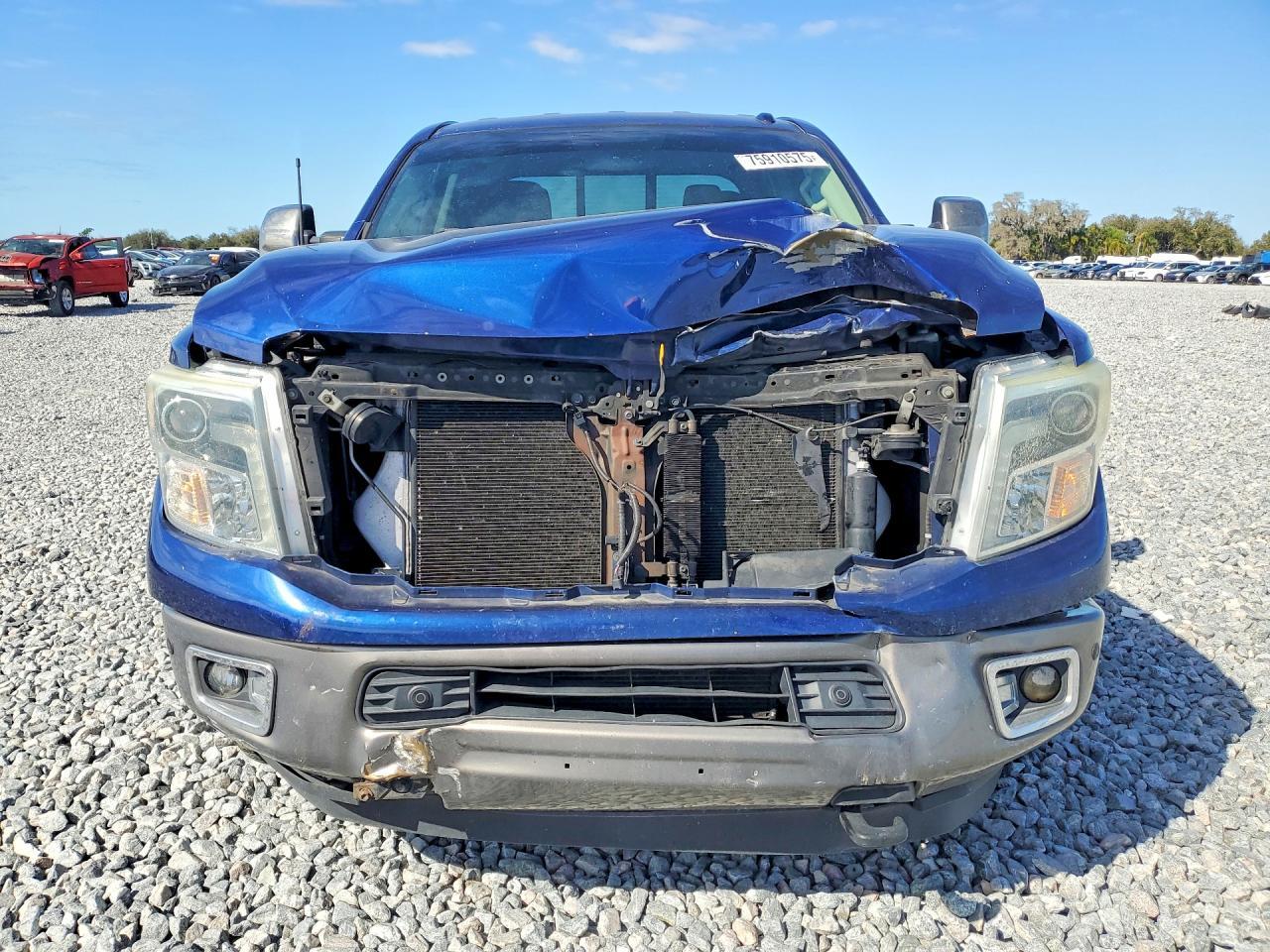 2016 NISSAN Titan