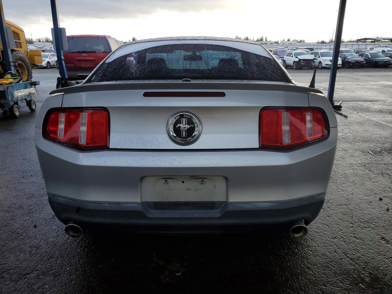 2011 FORD MUSTANG