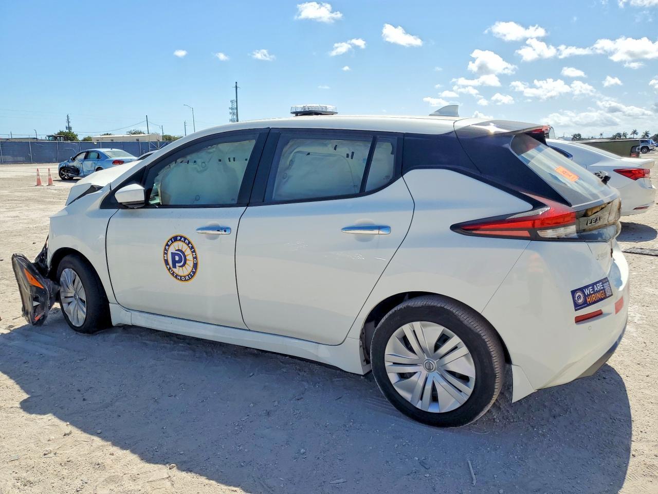 2025 NISSAN LEAF