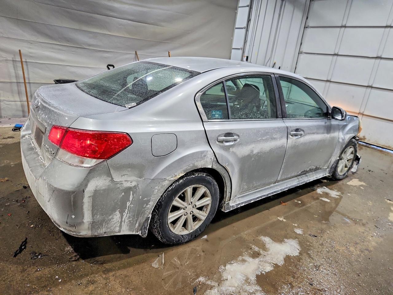 2010 SUBARU Legacy