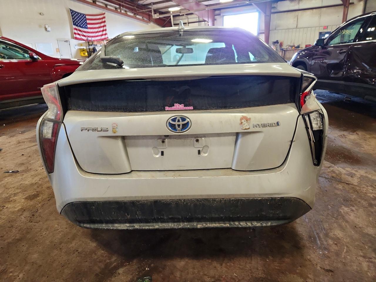 2016 TOYOTA PRIUS